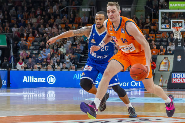 那笔交易最可能发生？CBA新赛季注册倒计时10天 张镇麟徐昕陈国豪上榜