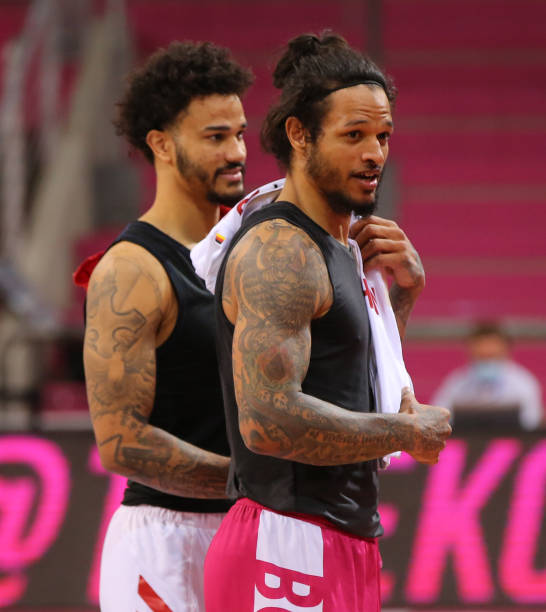 他总是关注 他总是关注