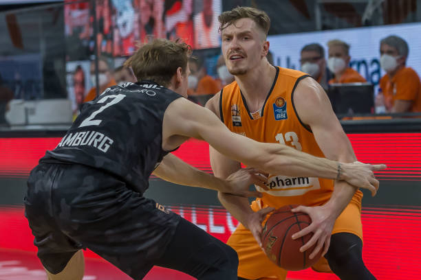 【王者荣耀】南通Hero久竞官宣人员变动：成长正式和平解约